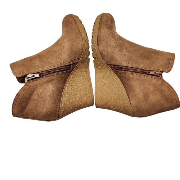 Mia Wedge Ankle Booties Tan Faux Suede Size 7.5 - Picture 7 of 14